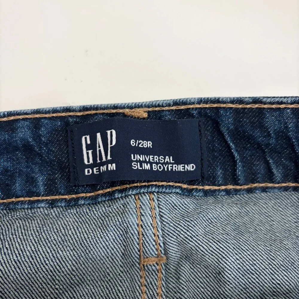GAP Jean- Universal Slim Boyfriend Womens Size 6/28R Dark Wash Denim High-Rise